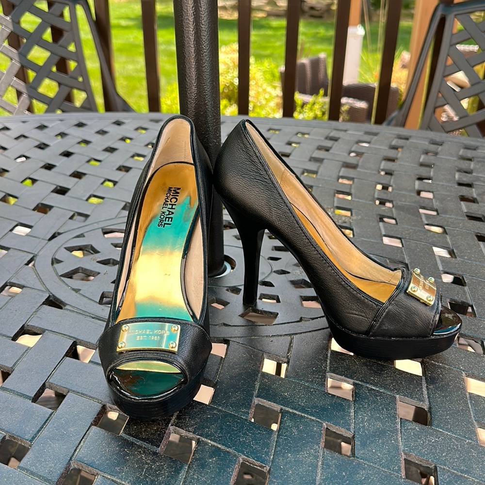 Michael Kors Black Leather Peep Toe Pumps